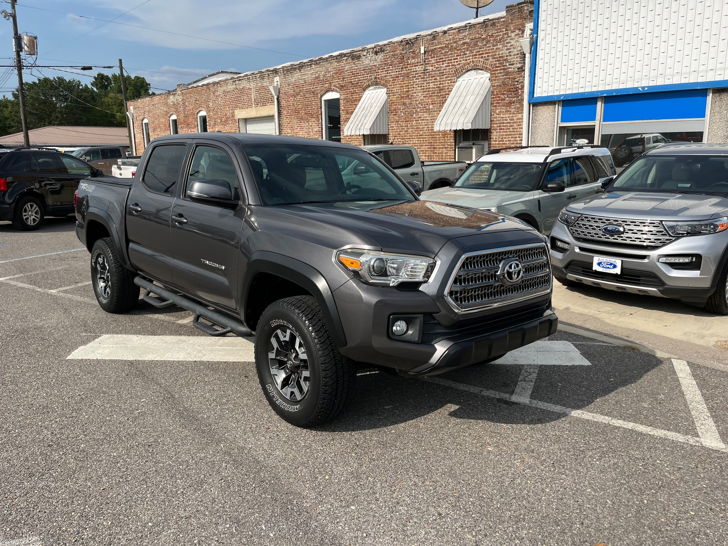 Used 2017 Toyota Tacoma TRD Off Road with VIN 5TFCZ5AN7HX087585 for sale in Sulligent, AL