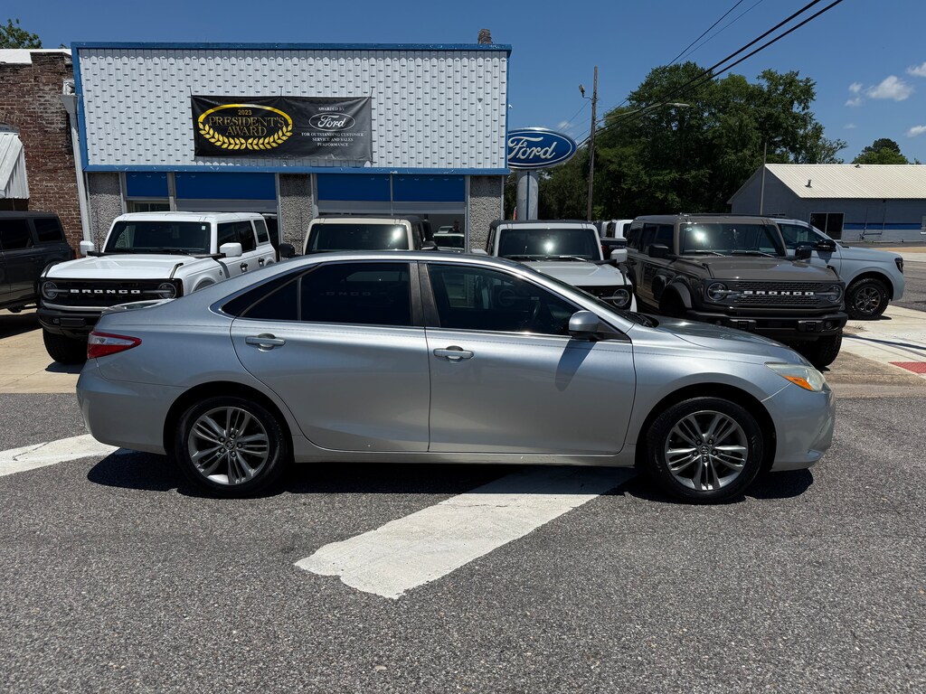 Used 2017 Toyota Camry LE Sedan