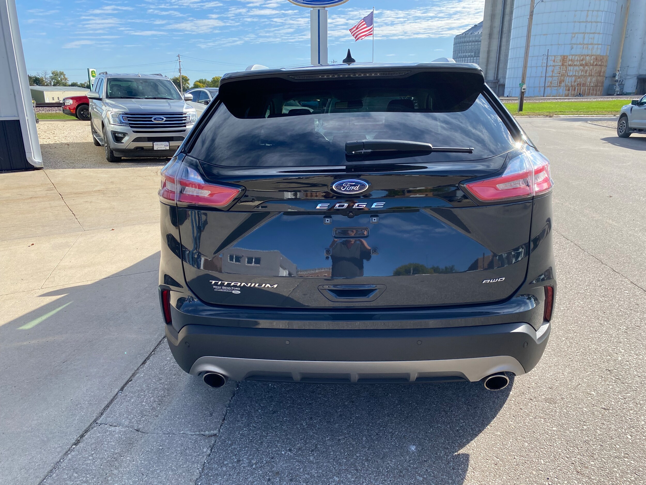 2021 Ford Edge Titanium photo 4