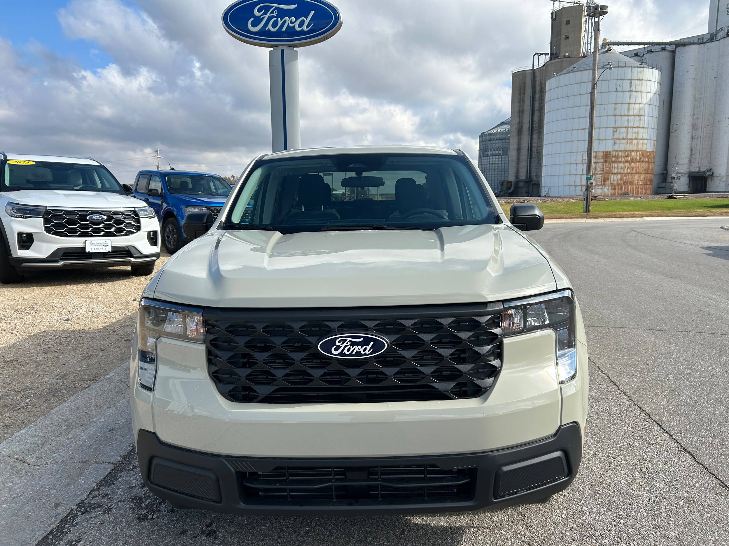 2025 Ford Maverick XL photo 4