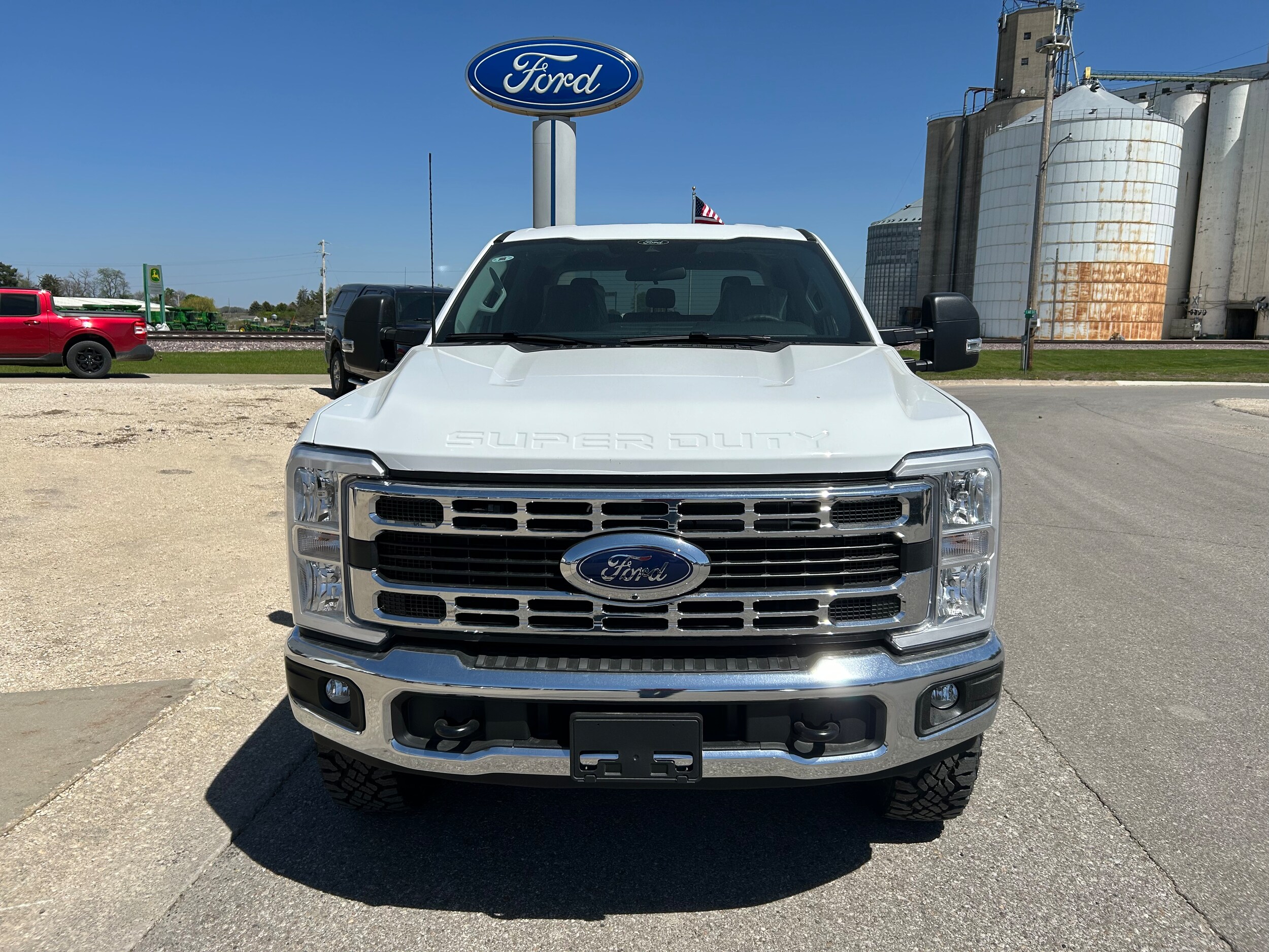 2025 Ford F-350 XLT photo 4