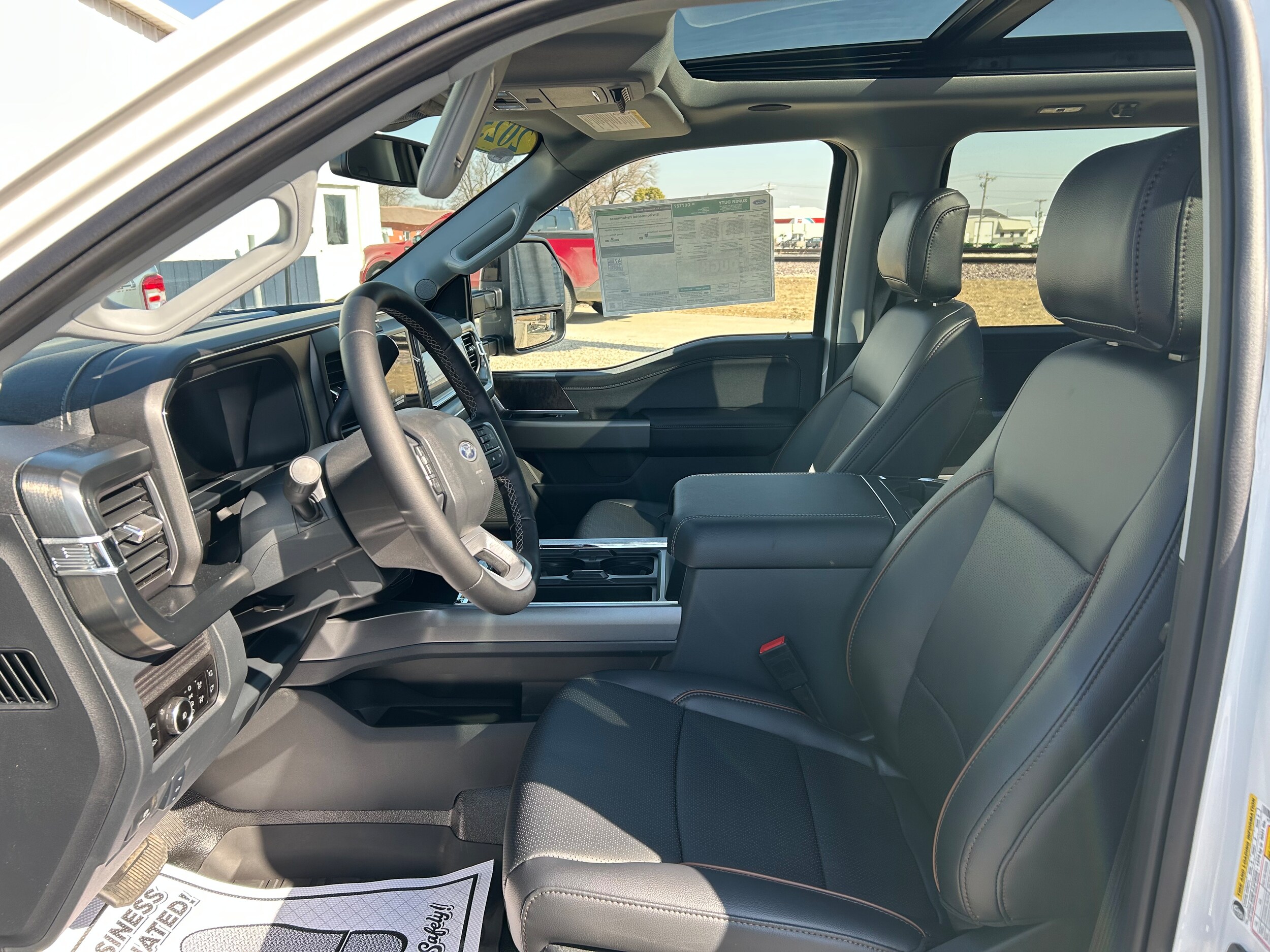 2025 Ford F-250 Lariat photo 4