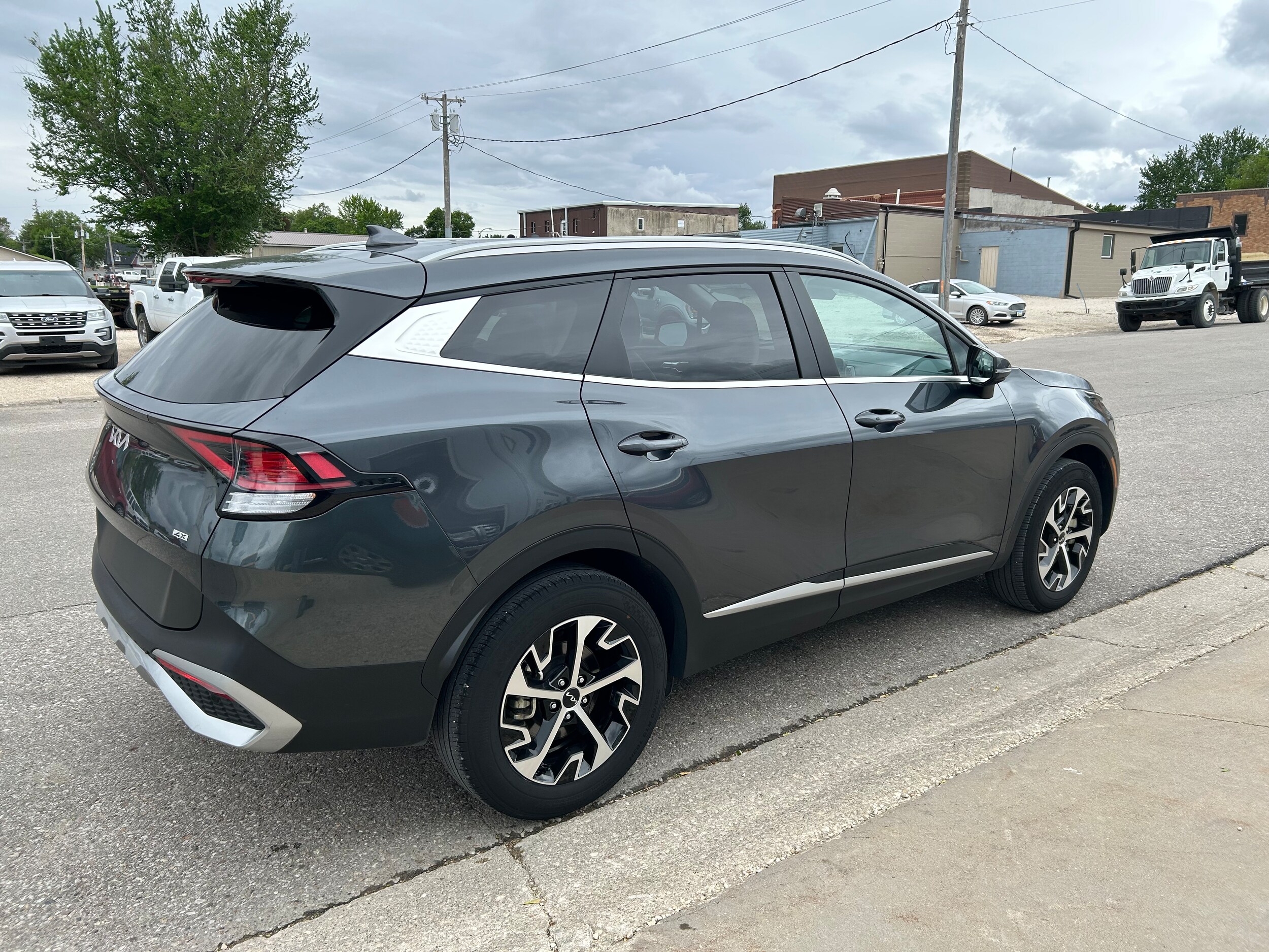 2023 Kia Sportage EX photo 3