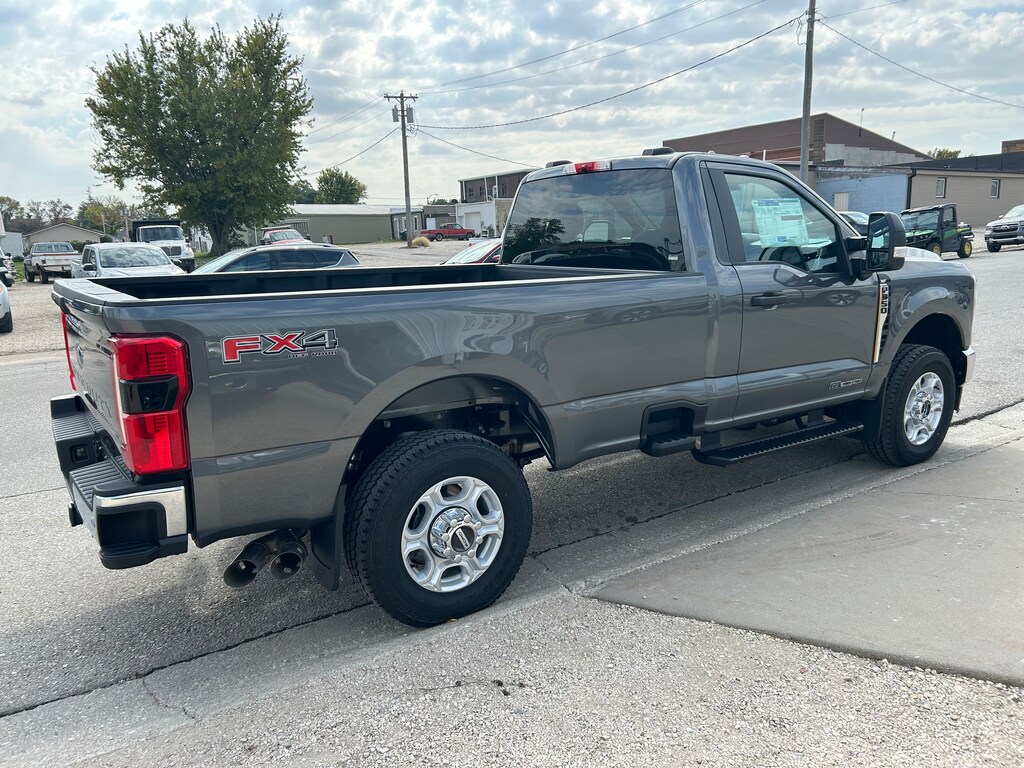 New 2026 Ford Super Duty F-350 SRW XLT FX4 TRUCK