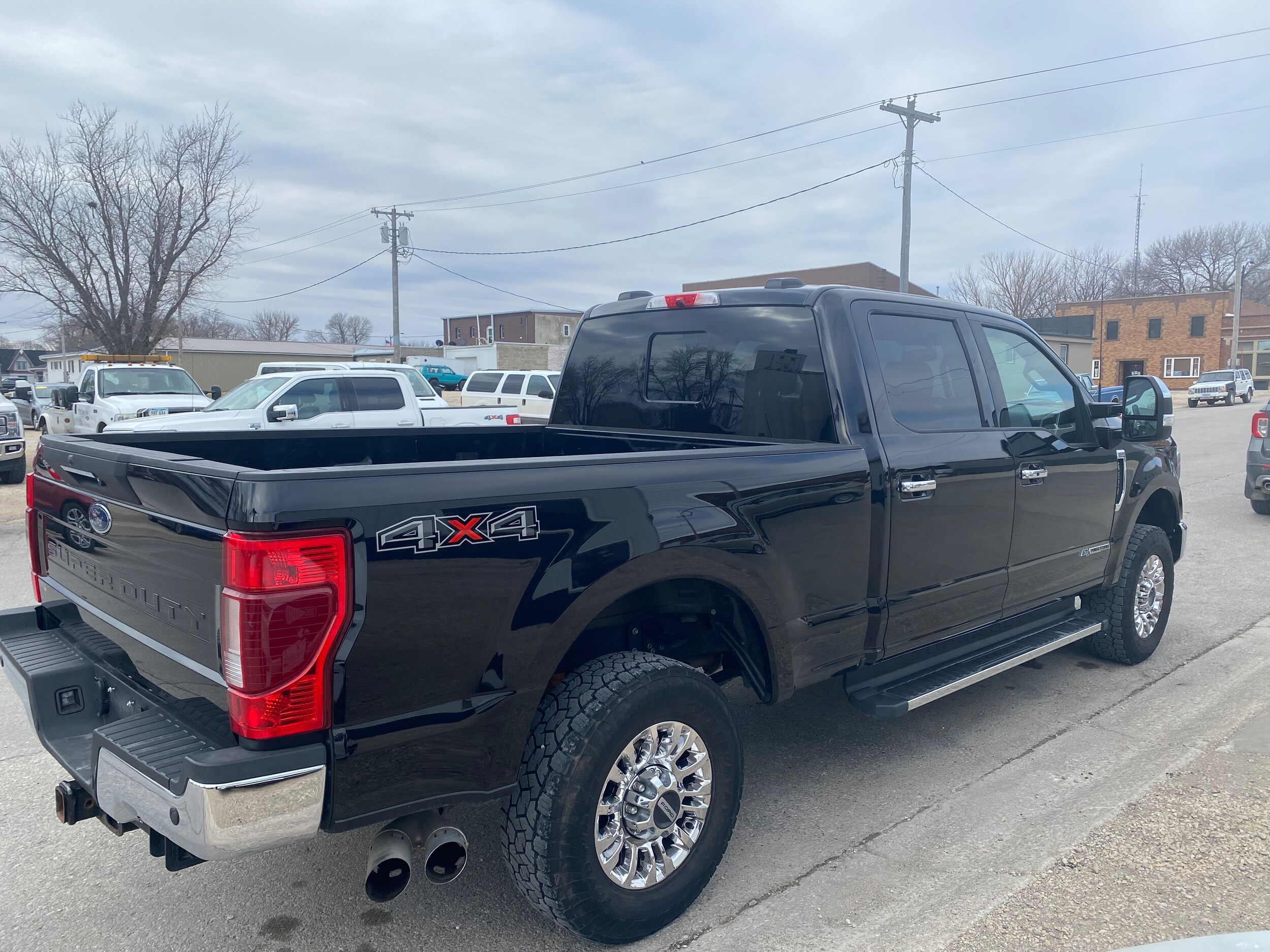 2022 Ford F-350 Lariat photo 3