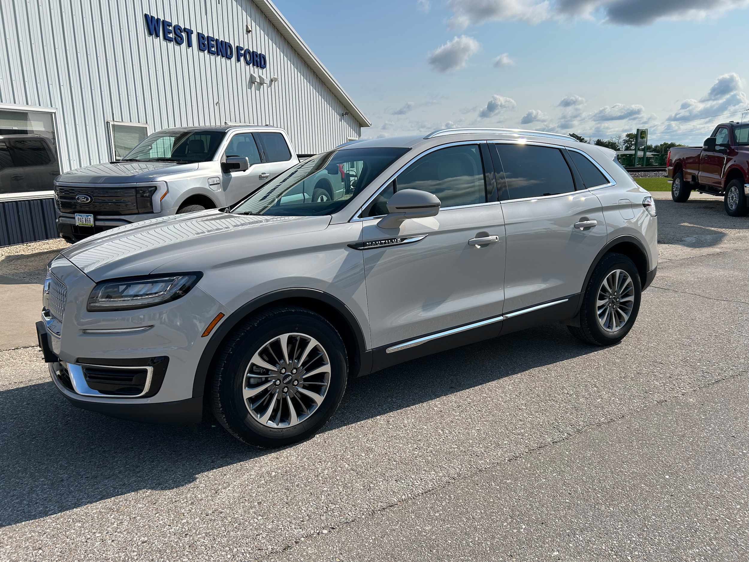 Used 2020 Lincoln Nautilus Base with VIN 2LMPJ8J9XLBL21960 for sale in West Bend, IA