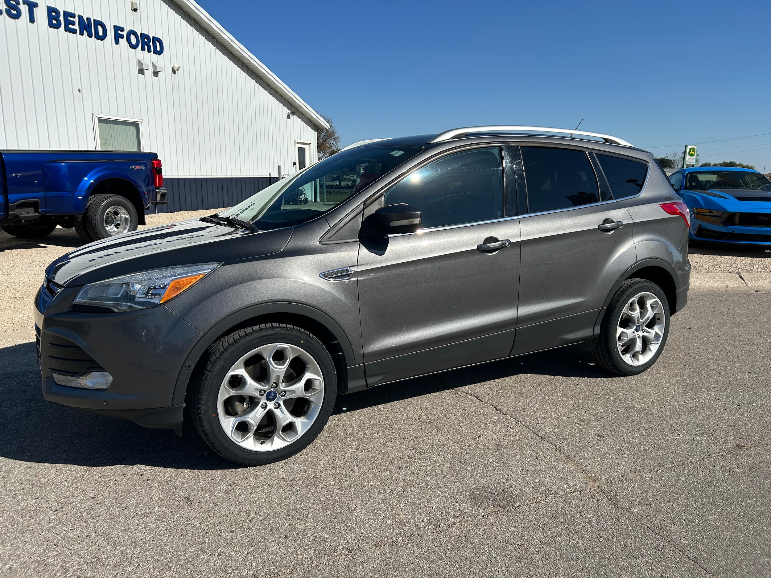 2014 Ford Escape Titanium photo 2