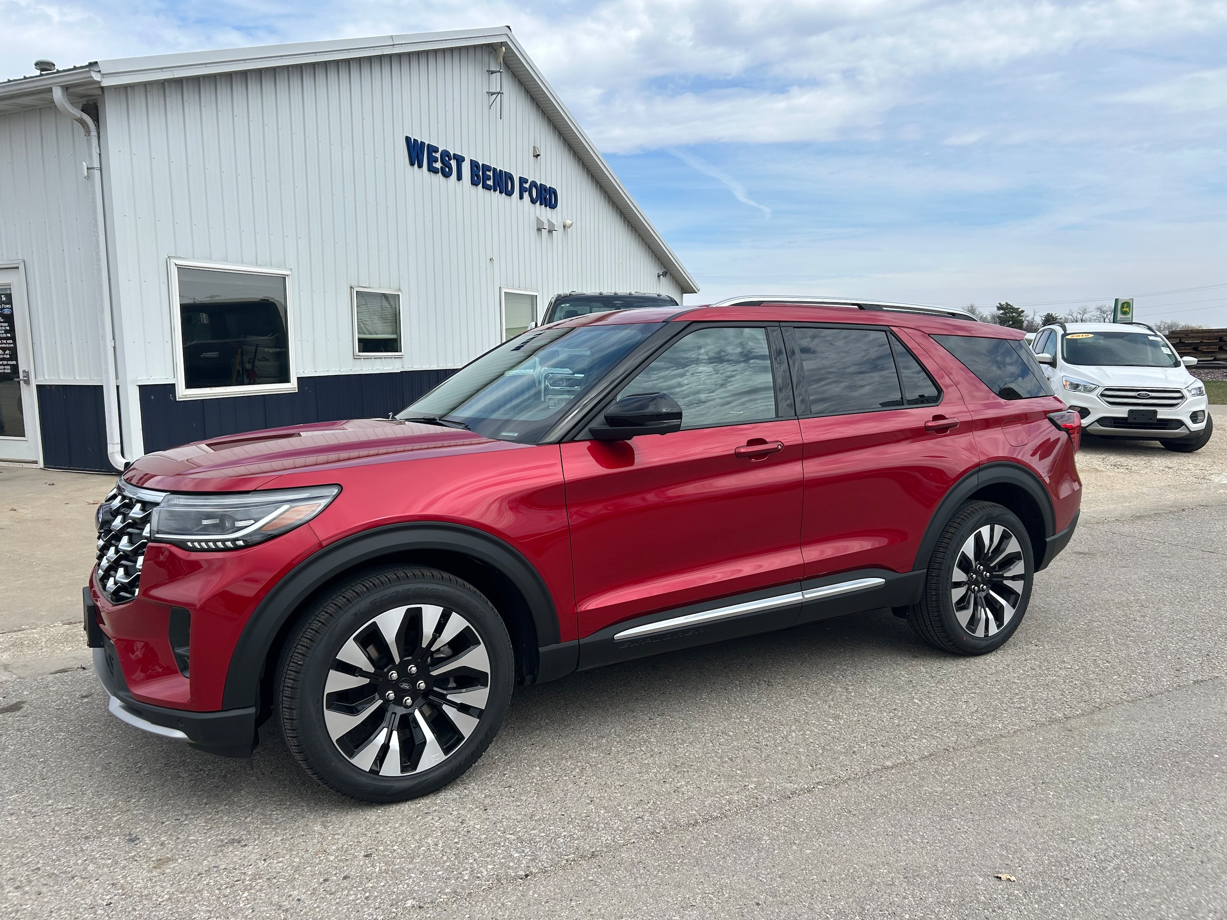 View vehicle photo 2