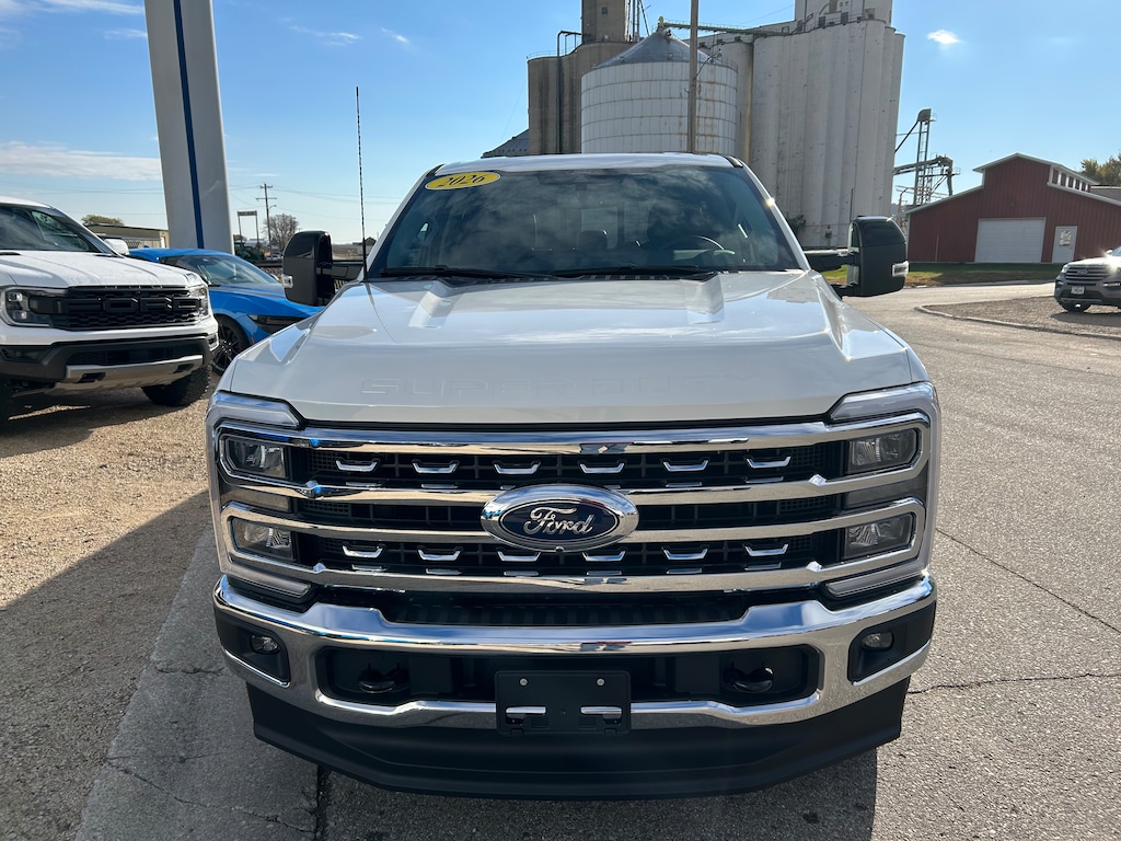 New 2026 Ford Super Duty F-350 Lariat TRUCK