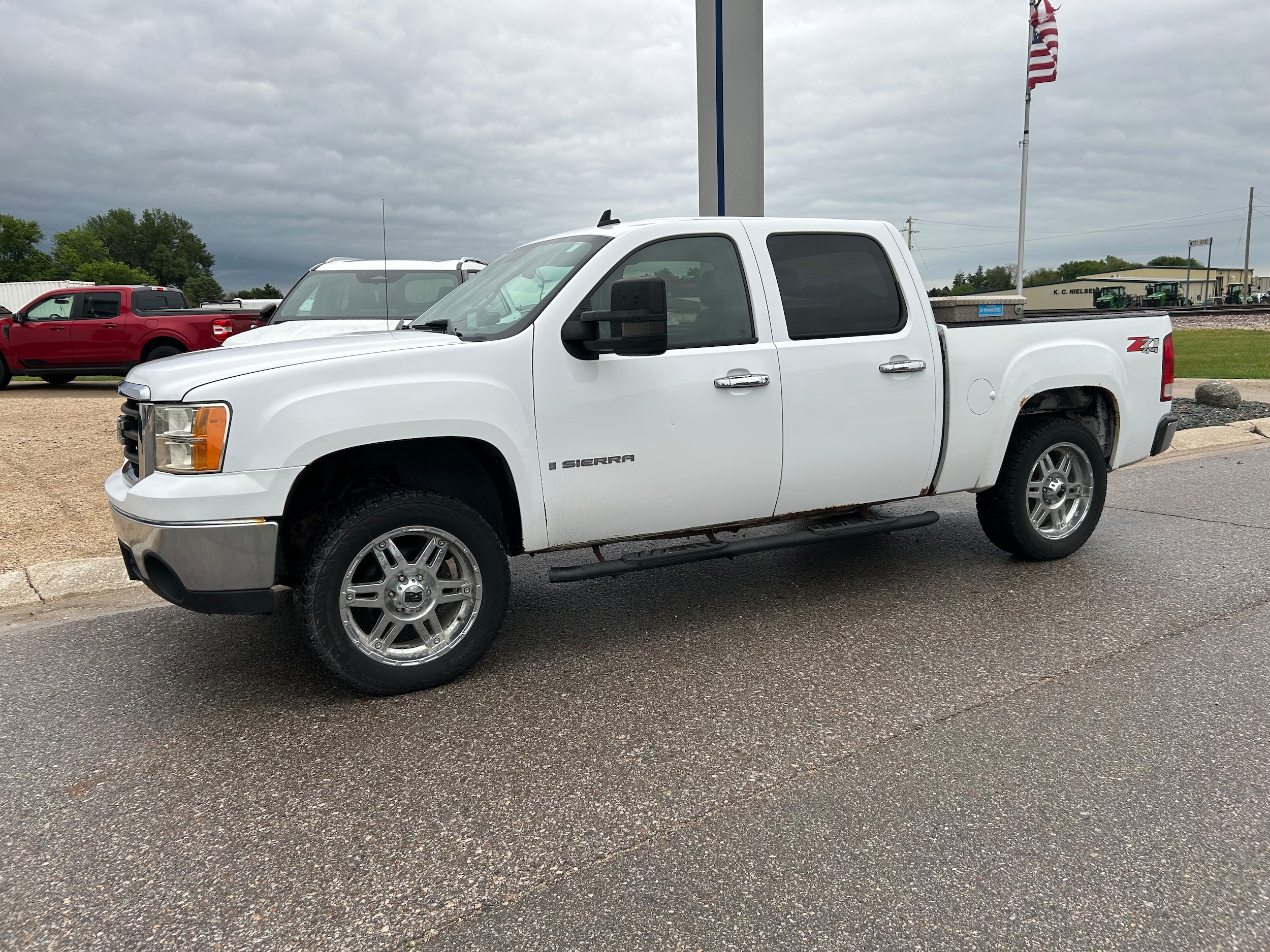 Used 2007 GMC Sierra 1500 SLE1 with VIN 2GTEK13M071641216 for sale in West Bend, IA