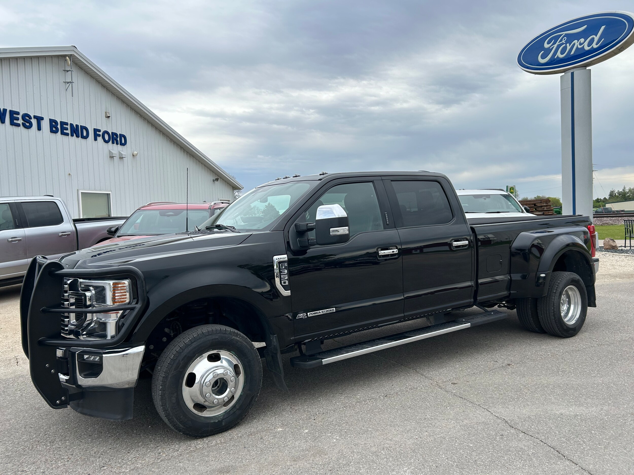 2022 Ford F-350 Lariat 4x4 Crew Cab 8' Box DRW's photo