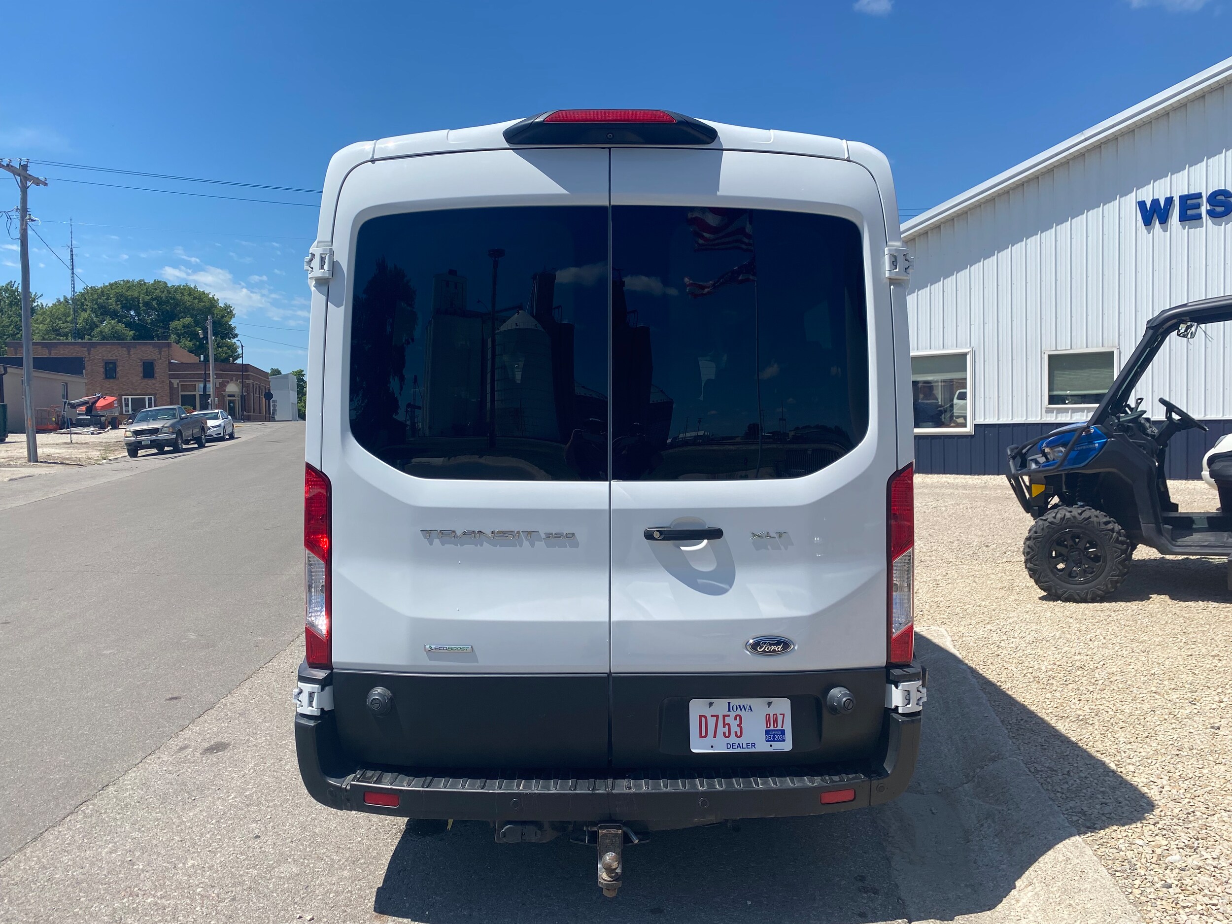 2019 Ford Transit Passenger XLT photo 4
