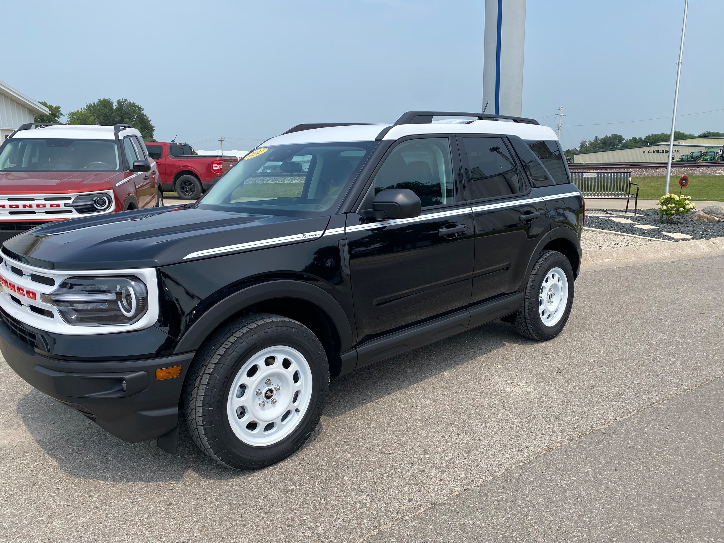 2024 Ford Bronco Sport Heritage photo 2
