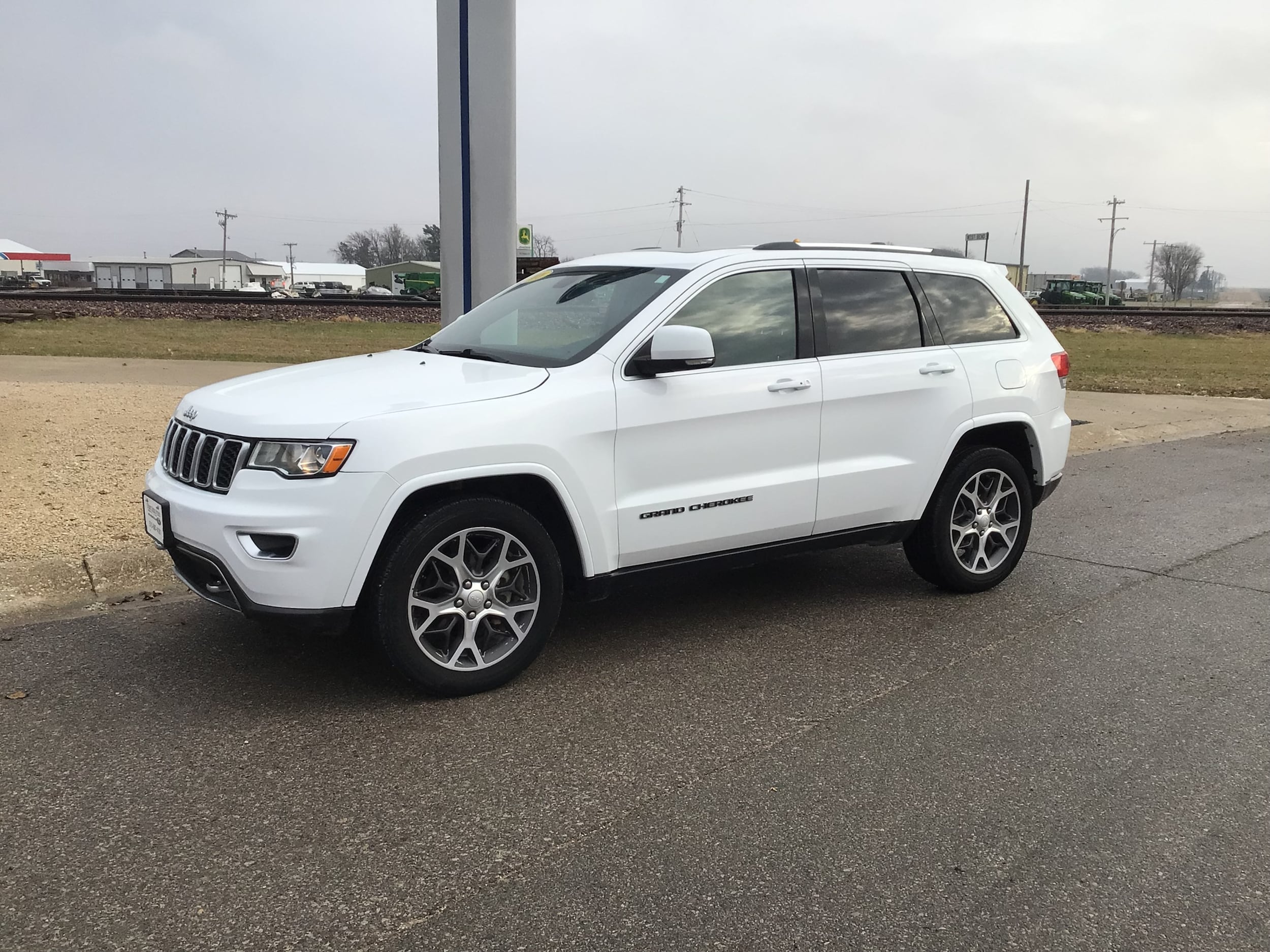 2018 Jeep Grand Cherokee Limited Sterling Edition's photo