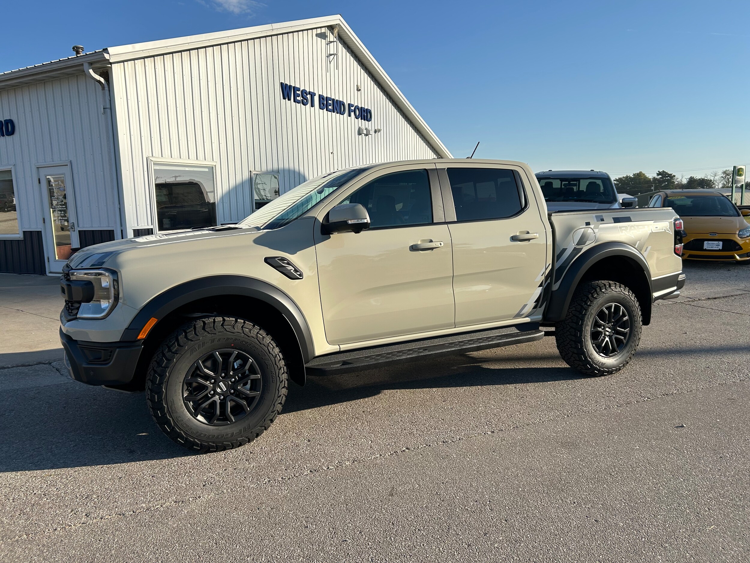 2025 Ford Ranger Raptor photo 2