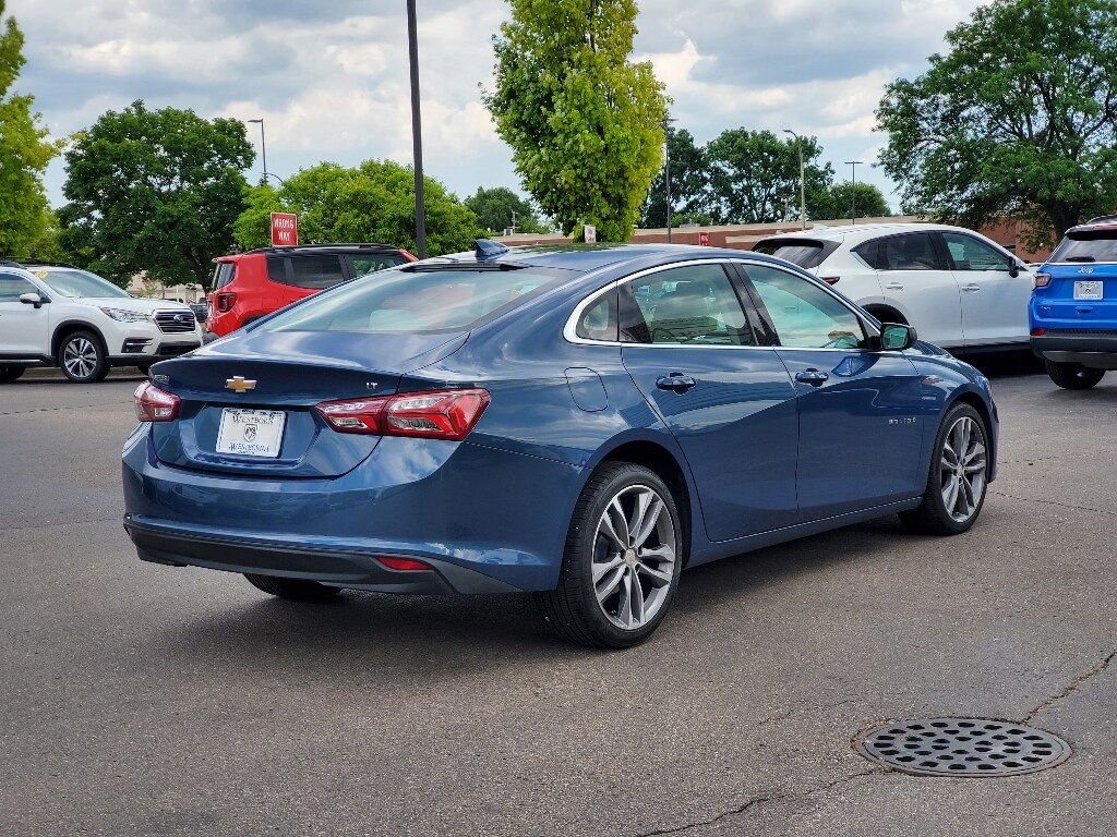 2024 Chevrolet Malibu Premier 2LT photo 3