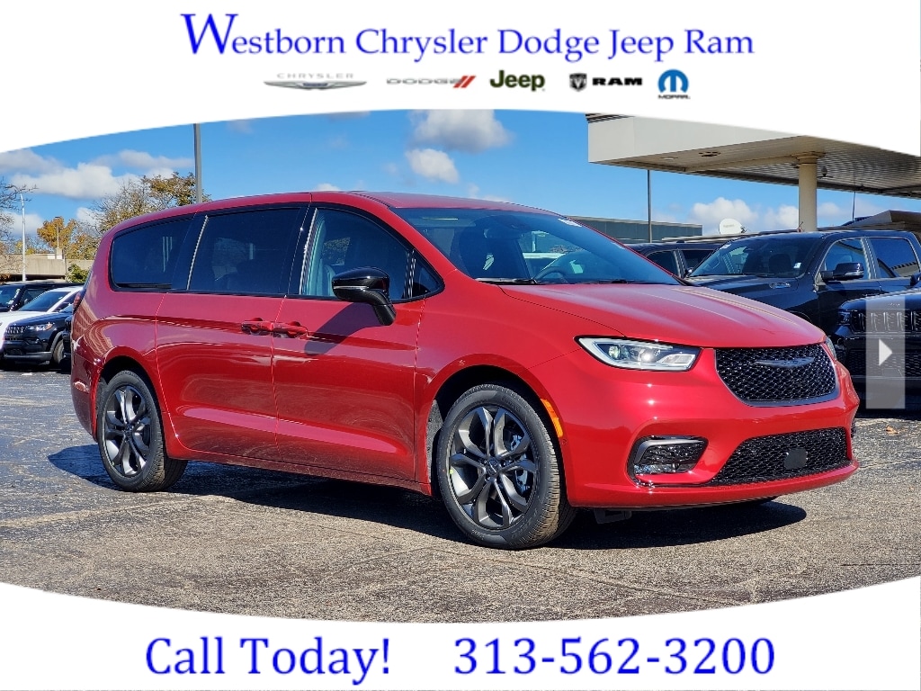 2026 Chrysler Pacifica Select's photo