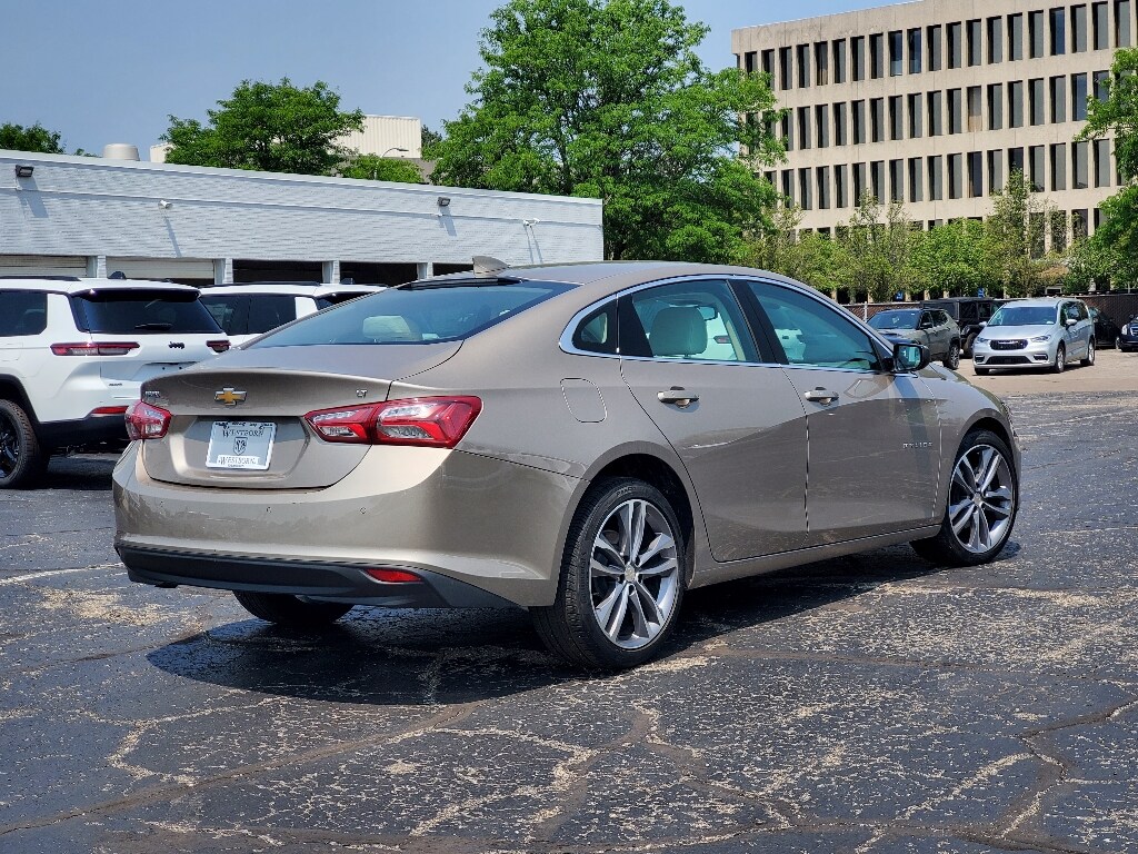 2024 Chevrolet Malibu Premier 2LT photo 3