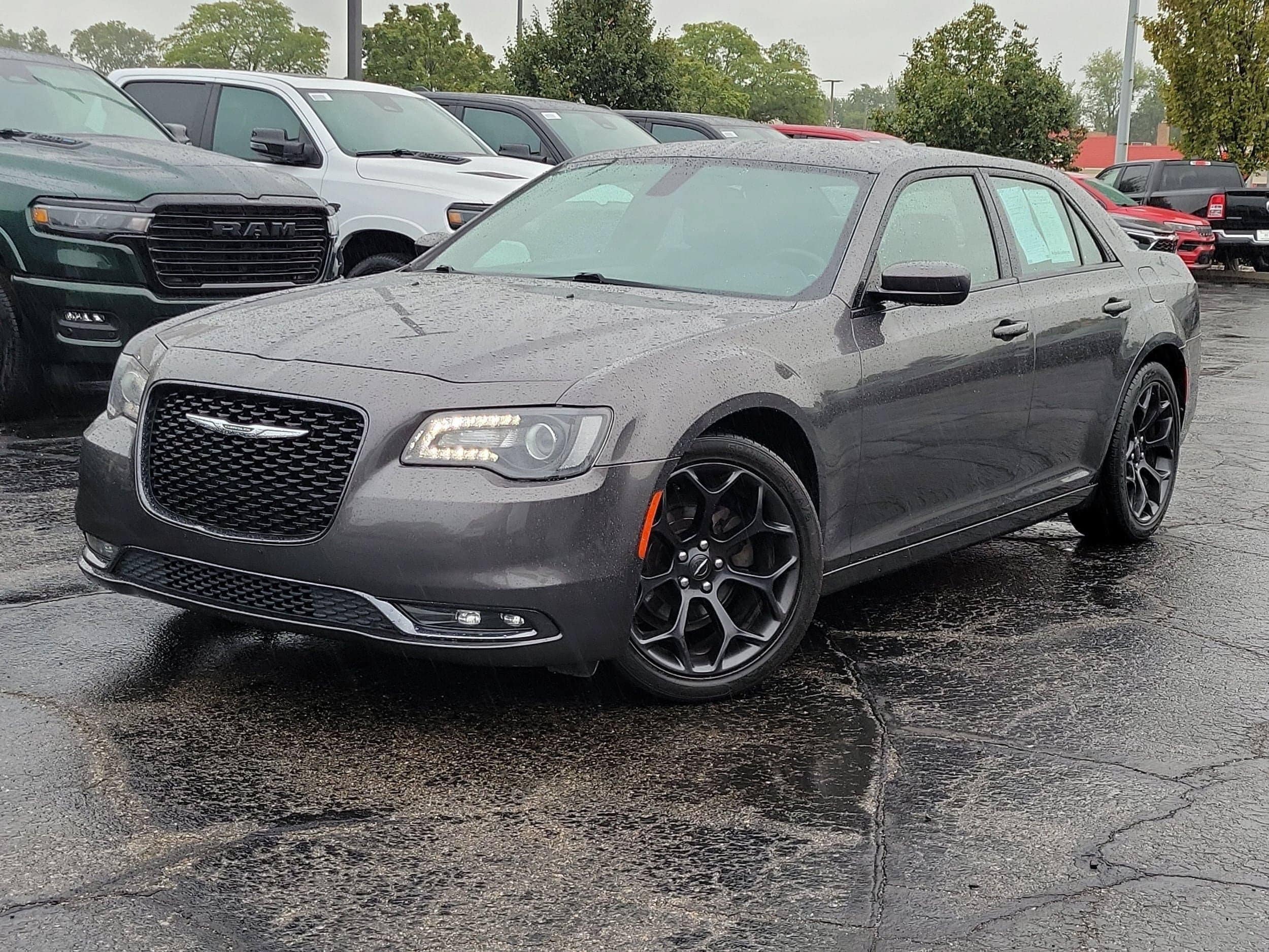 Granite Crystal M 2019 Chrysler 300 Sedan Rear-Wheel Drive Automatic
