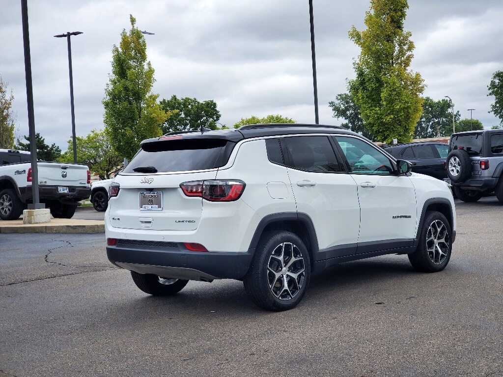 2024 Jeep Compass Limited photo 2