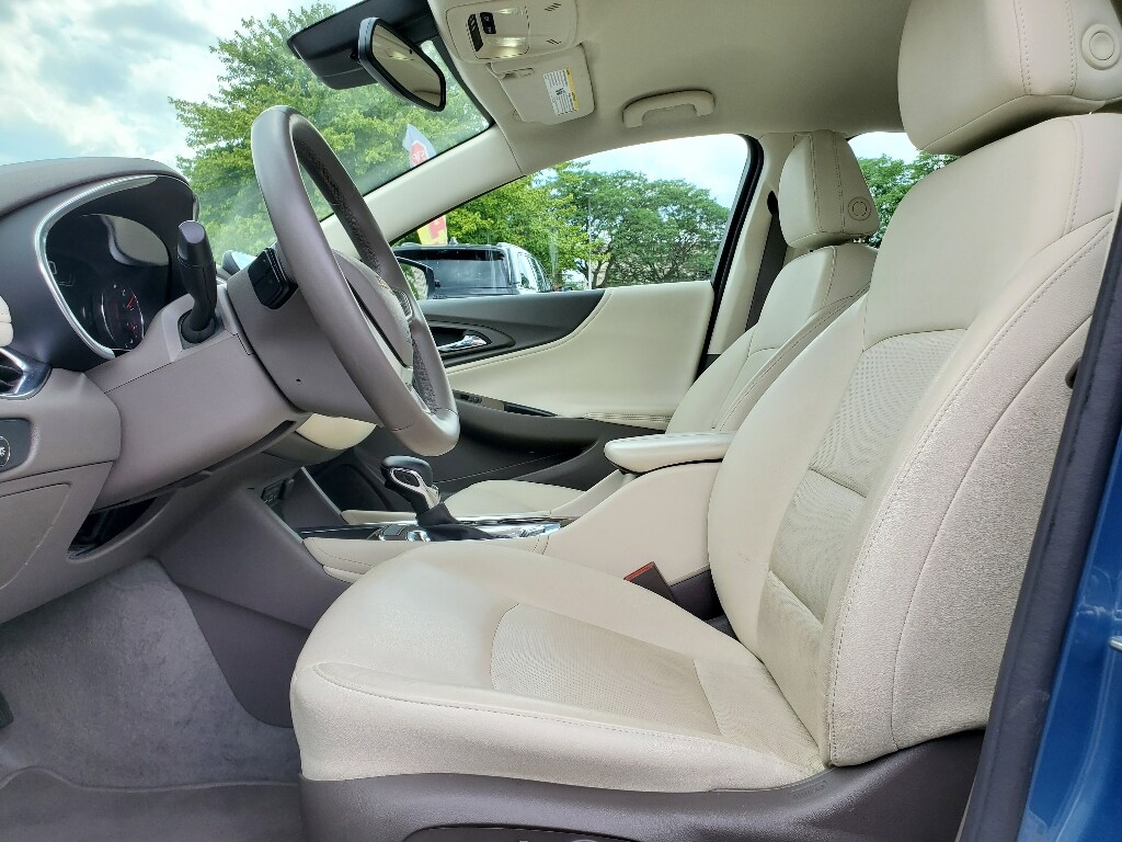 2024 Chevrolet Malibu Premier 2LT photo 4