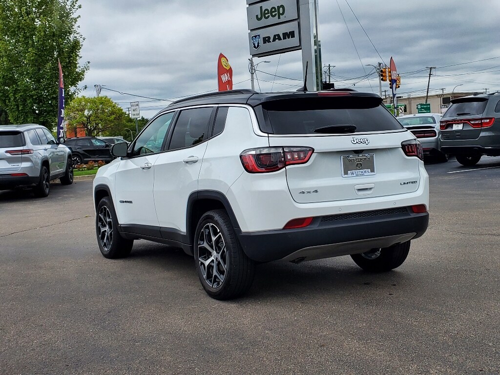 2024 Jeep Compass Limited photo 3