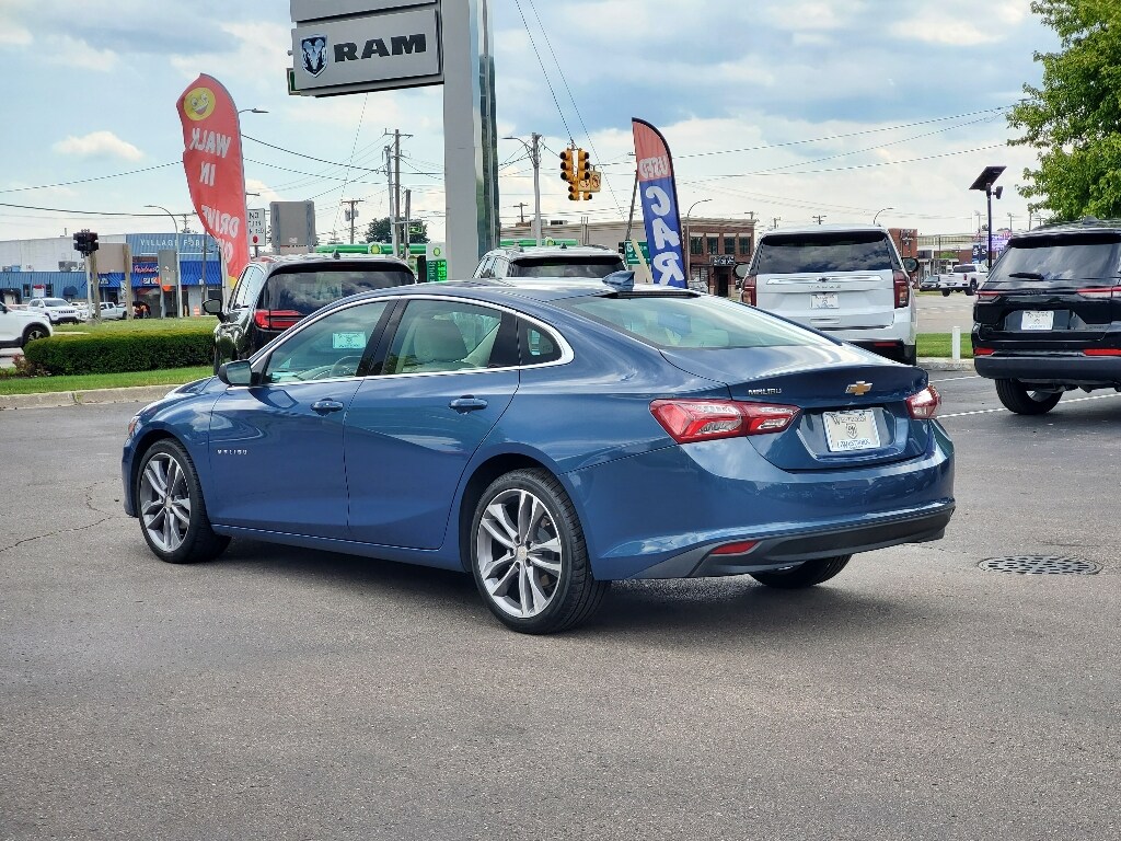 2024 Chevrolet Malibu Premier 2LT photo 2