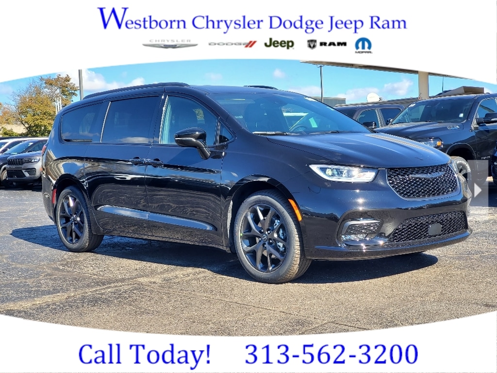 2026 Chrysler Pacifica Select's photo