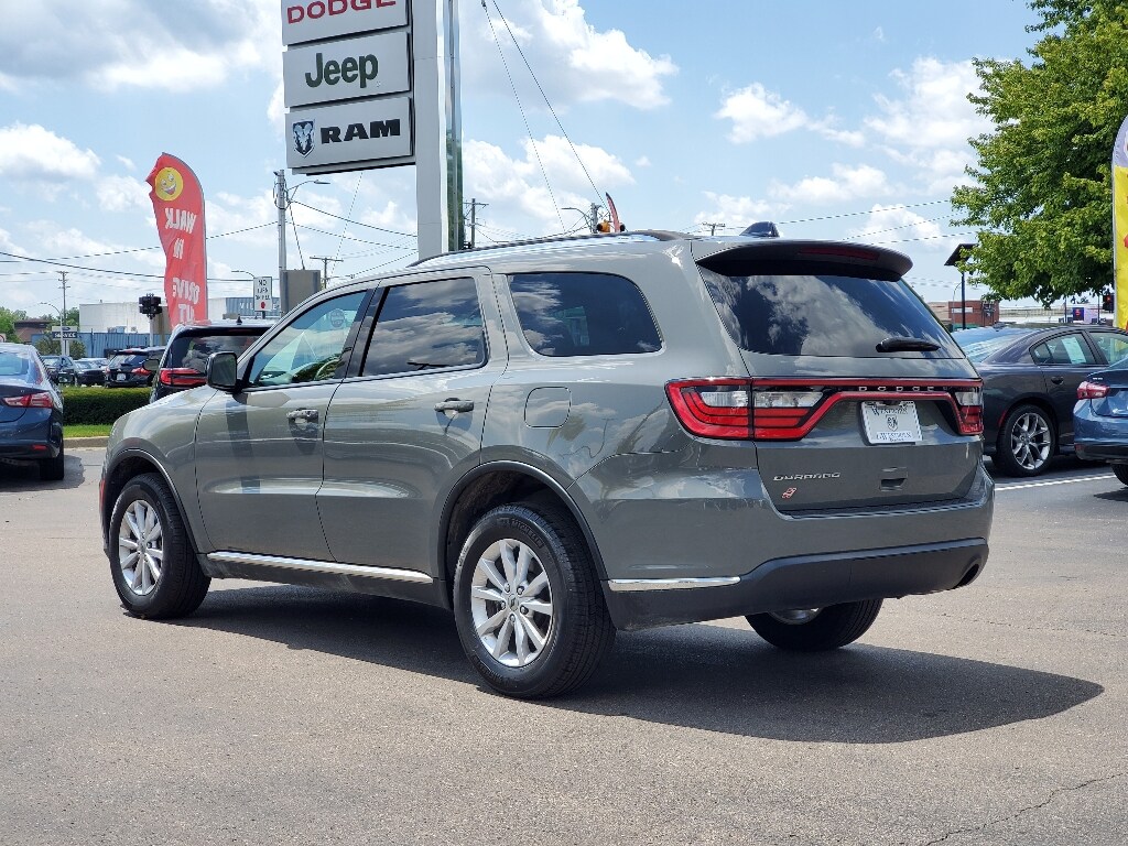 2024 Dodge Durango SXT photo 2