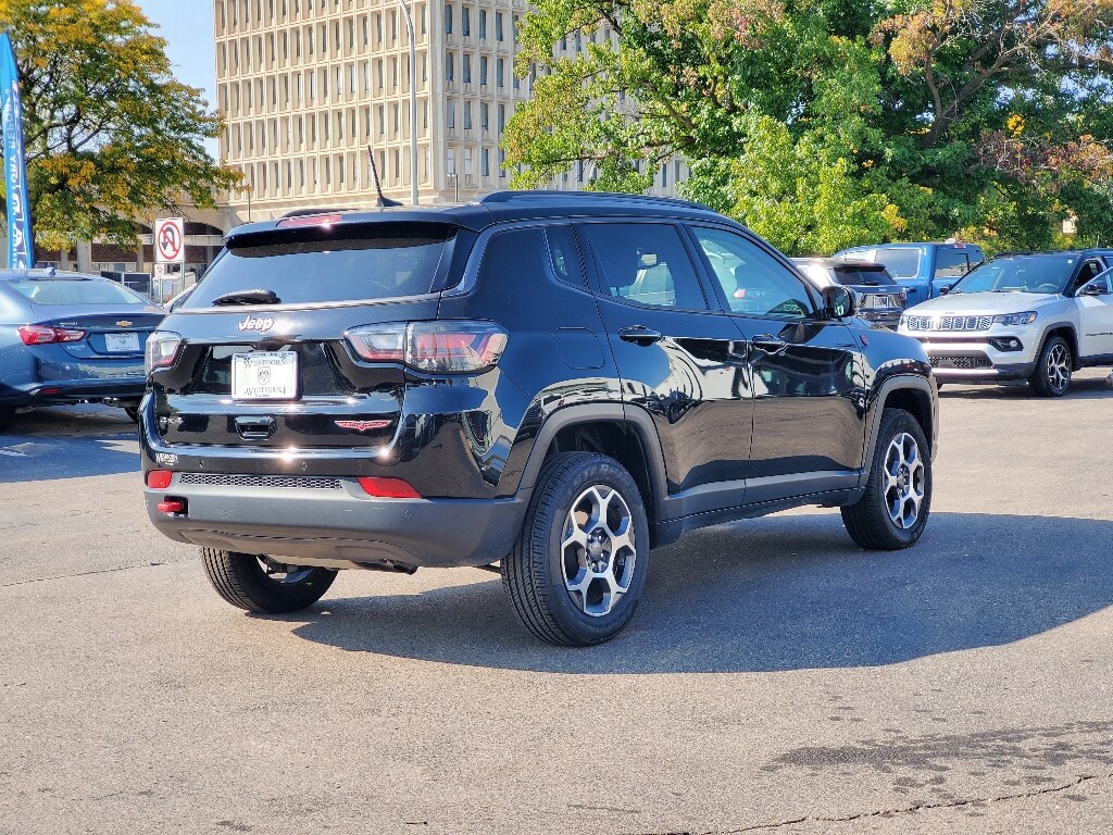 2022 Jeep Compass Trailhawk photo 3
