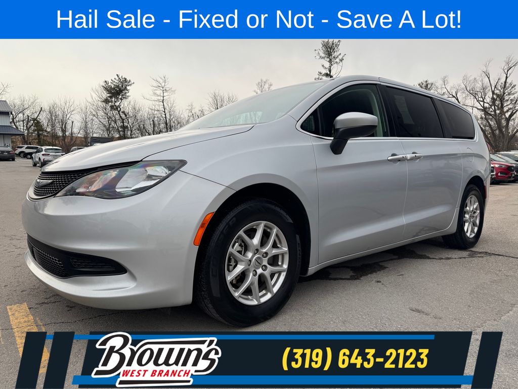 2022 Chrysler Voyager LX