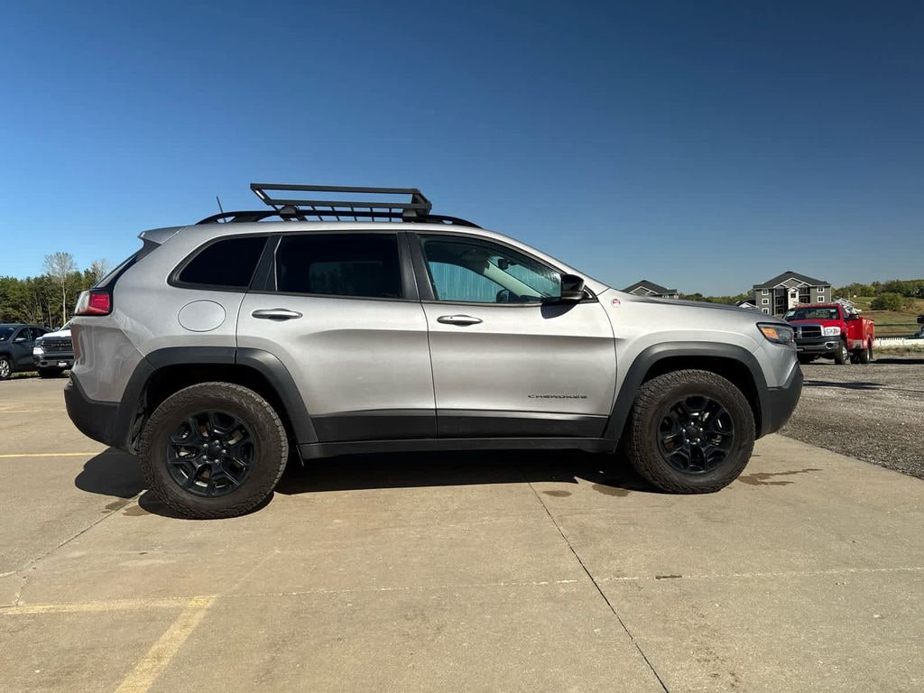 Used 2022 Jeep Cherokee Trailhawk SUV