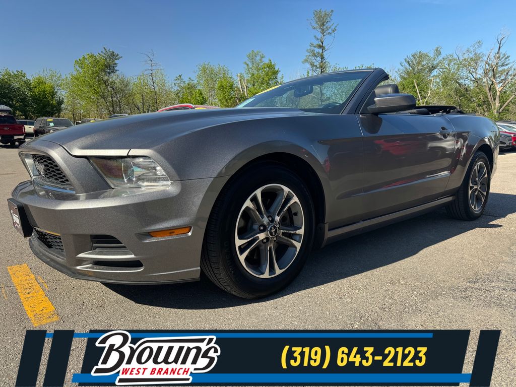 2014 Ford Mustang V6 Premium's photo
