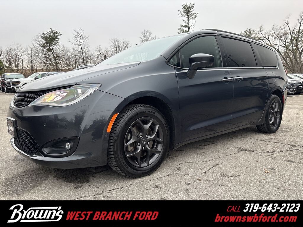 Used 2020 Chrysler Pacifica Touring L Minivan/Van