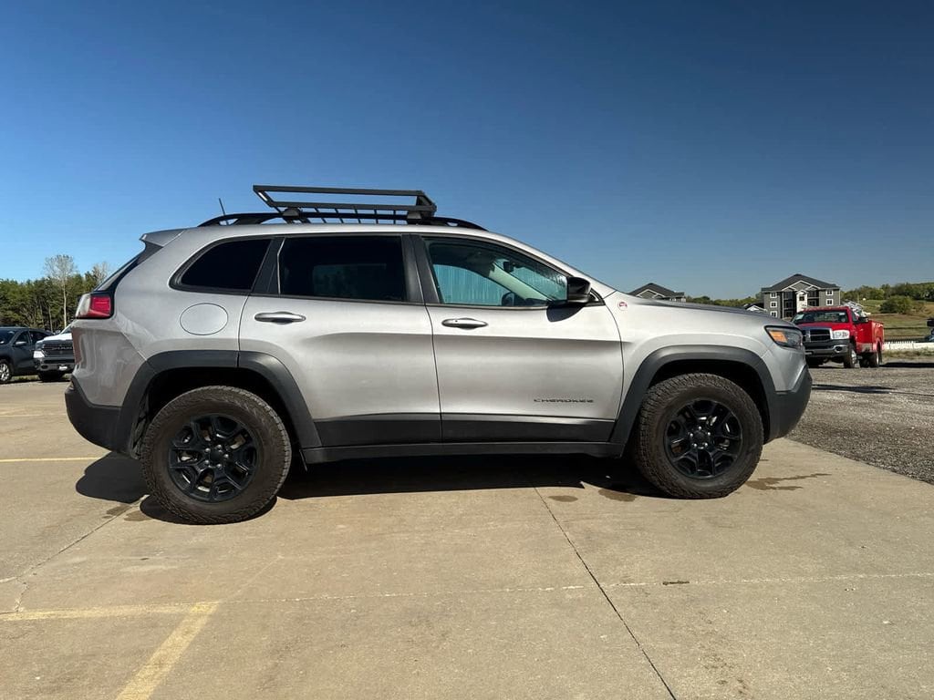 Used 2022 Jeep Cherokee Trailhawk SUV