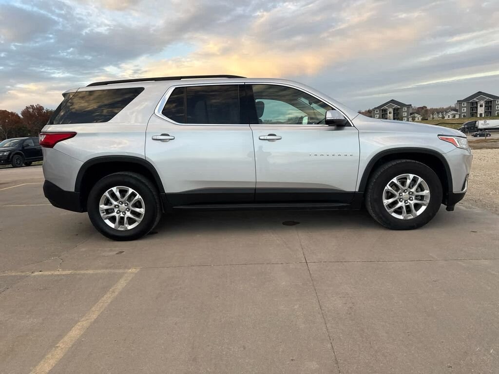 Used 2021 Chevrolet Traverse LT Leather SUV