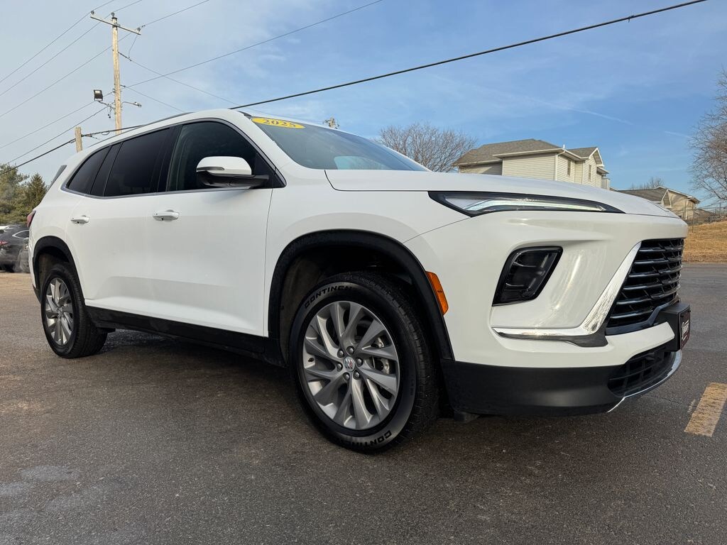 Used 2025 Buick Enclave Preferred SUV