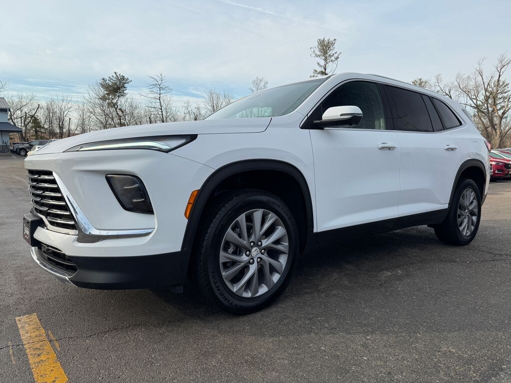 Used 2025 Buick Enclave Preferred SUV