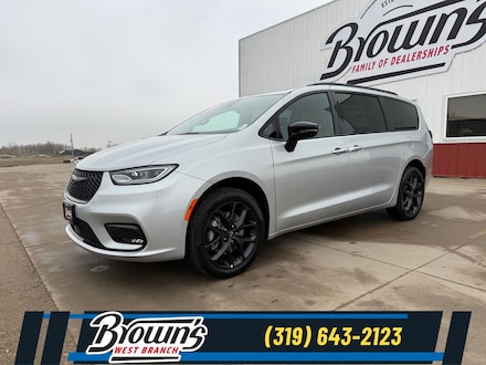 2026 Chrysler Pacifica Select Passenger Van