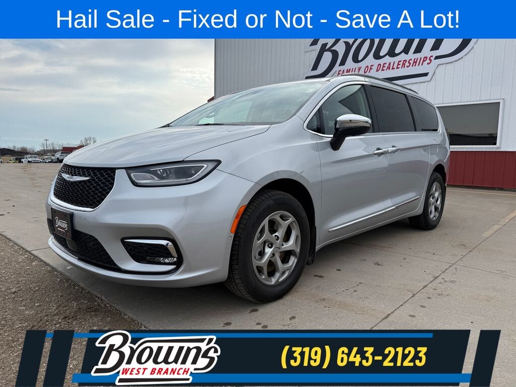 Used 2023 Chrysler Pacifica Limited Minivan/Van