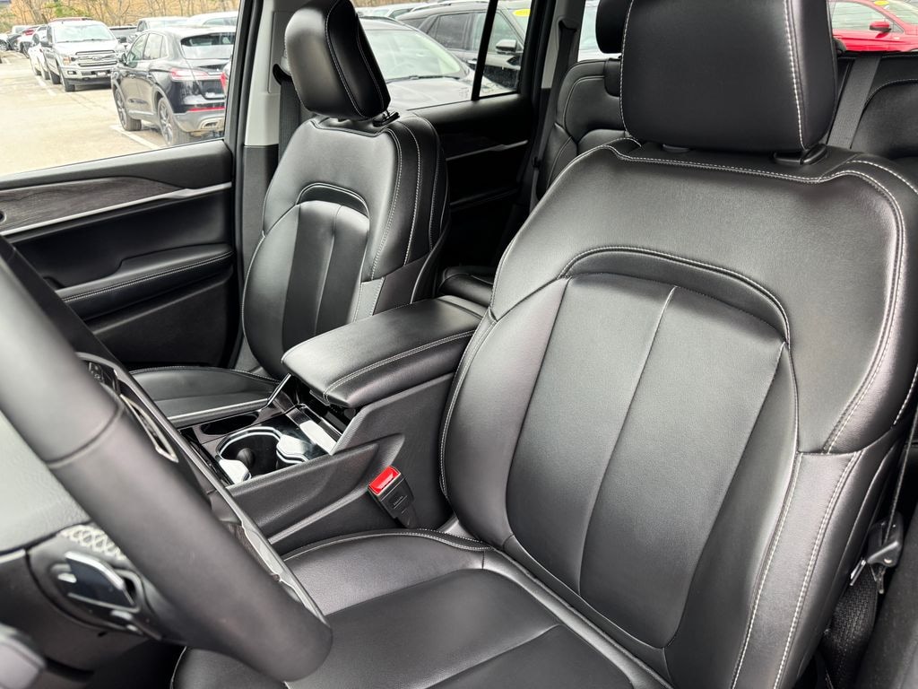 Used 2023 Jeep Grand Cherokee Limited SUV