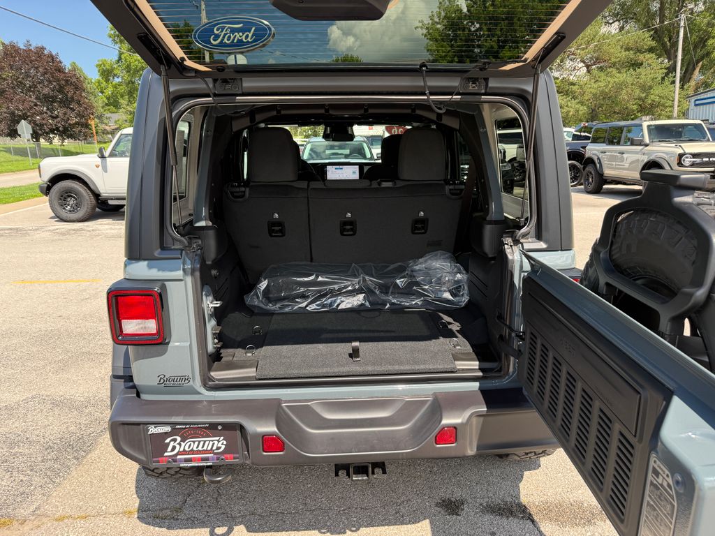 2026 Jeep Wrangler 4-Door Willys - Photo 11