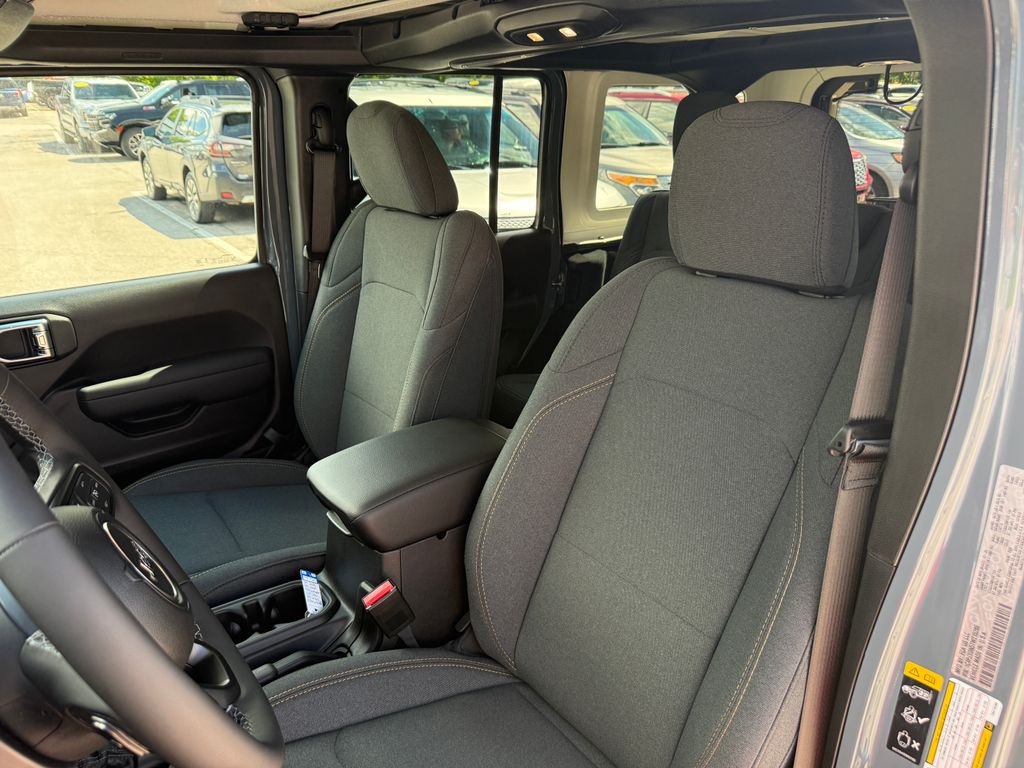 2026 Jeep Wrangler 4-Door Willys - Photo 18