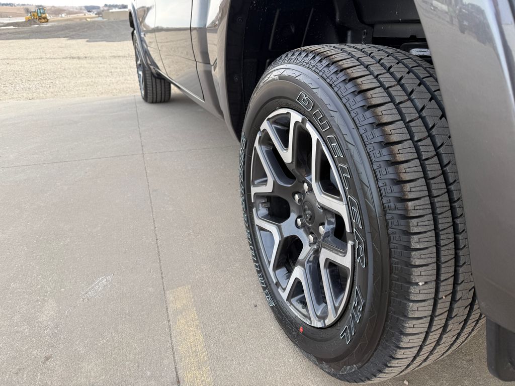 2026 RAM 1500 Laramie - Photo 9