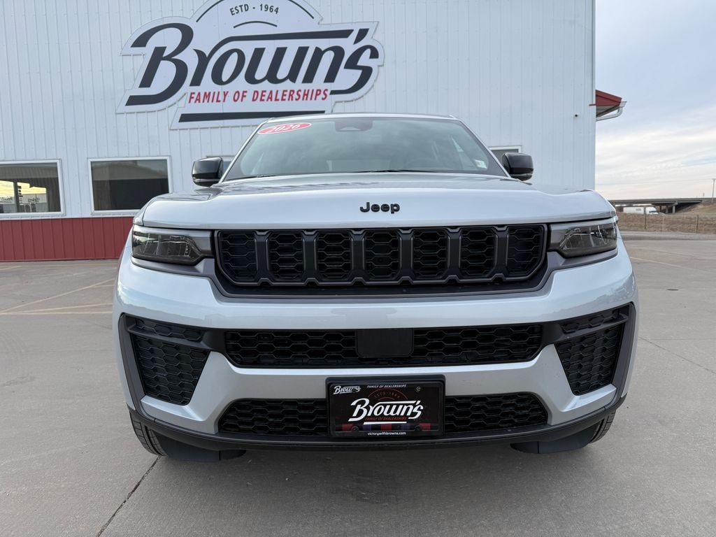 New 2026 Jeep Grand Cherokee Laredo Sport Utility