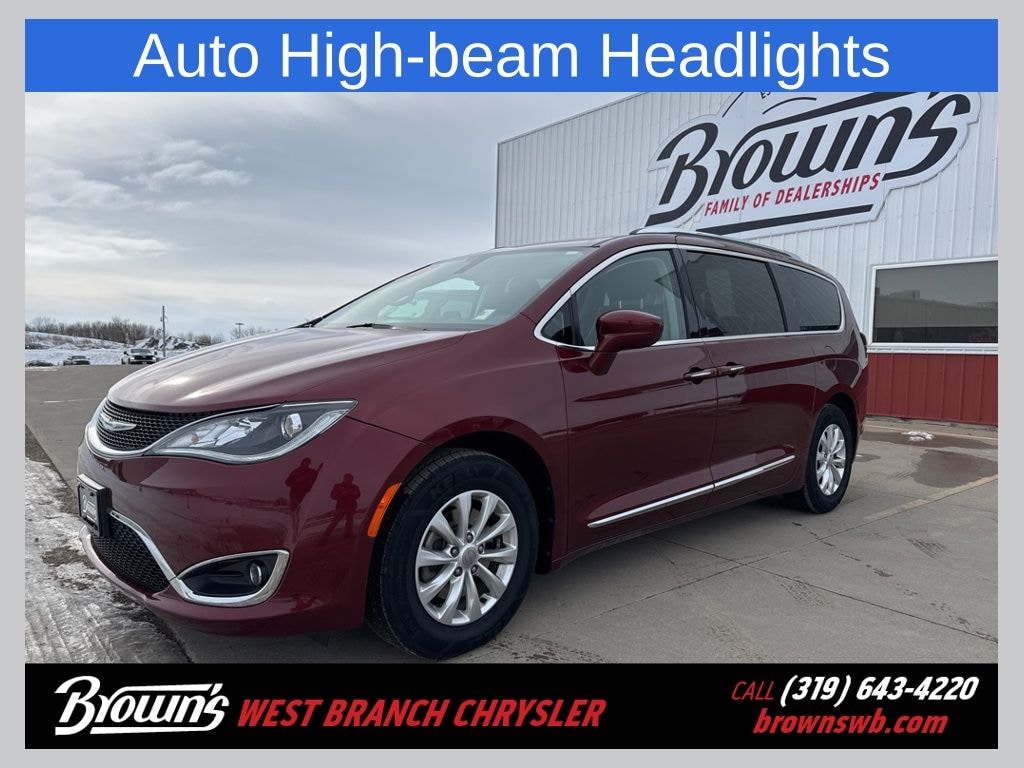 Used 2018 Chrysler Pacifica Touring L Minivan/Van
