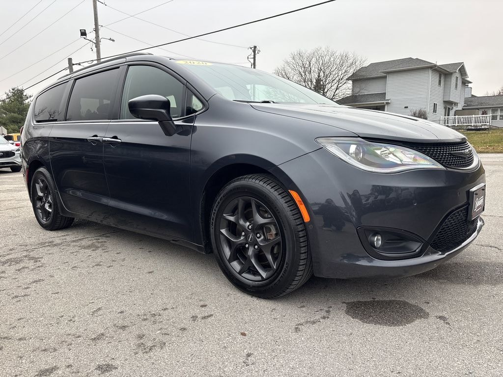 Used 2020 Chrysler Pacifica Touring L Minivan/Van