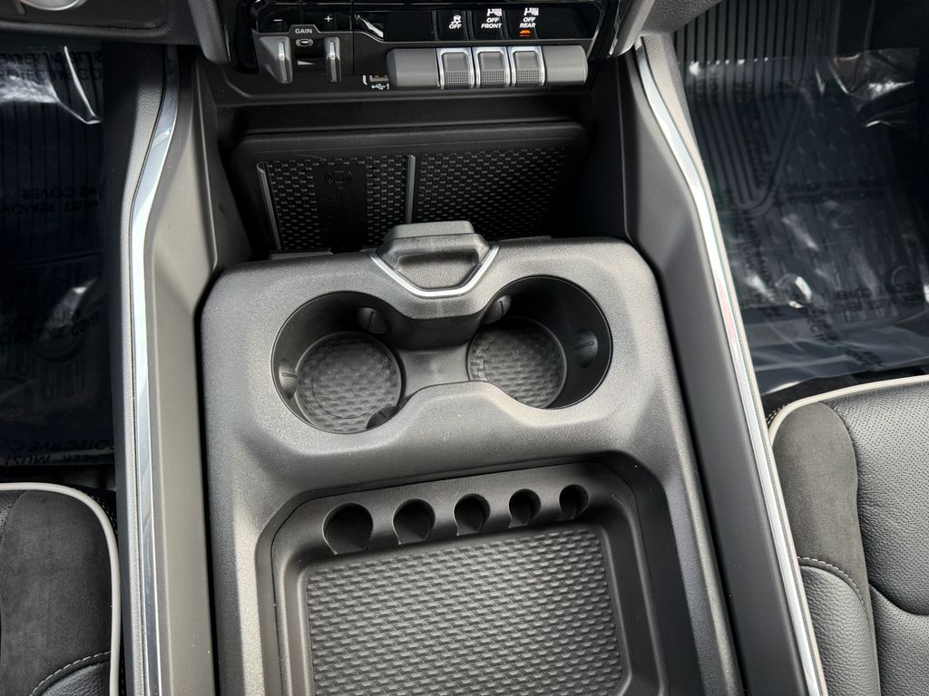 2026 RAM 1500 Laramie - Photo 32