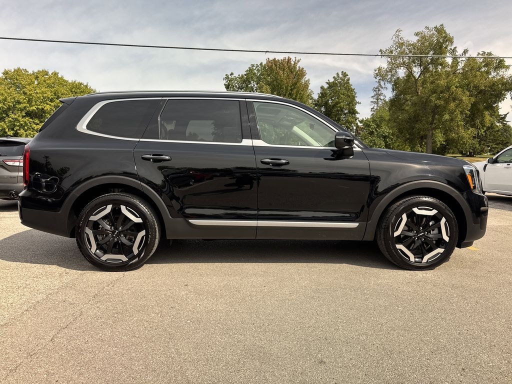 Used 2024 Kia Telluride S SUV