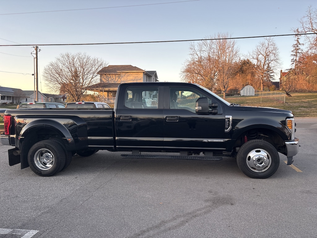 Used 2017 Ford Super Duty F-350 DRW XL XL 4WD Crew Cab 8 Box
